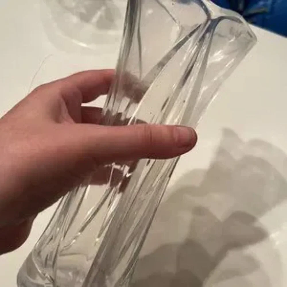 NFS Heart-Shaped‎ Vase for Valentine's Day or Everyday  (Holiday/Pre-Owned/x)